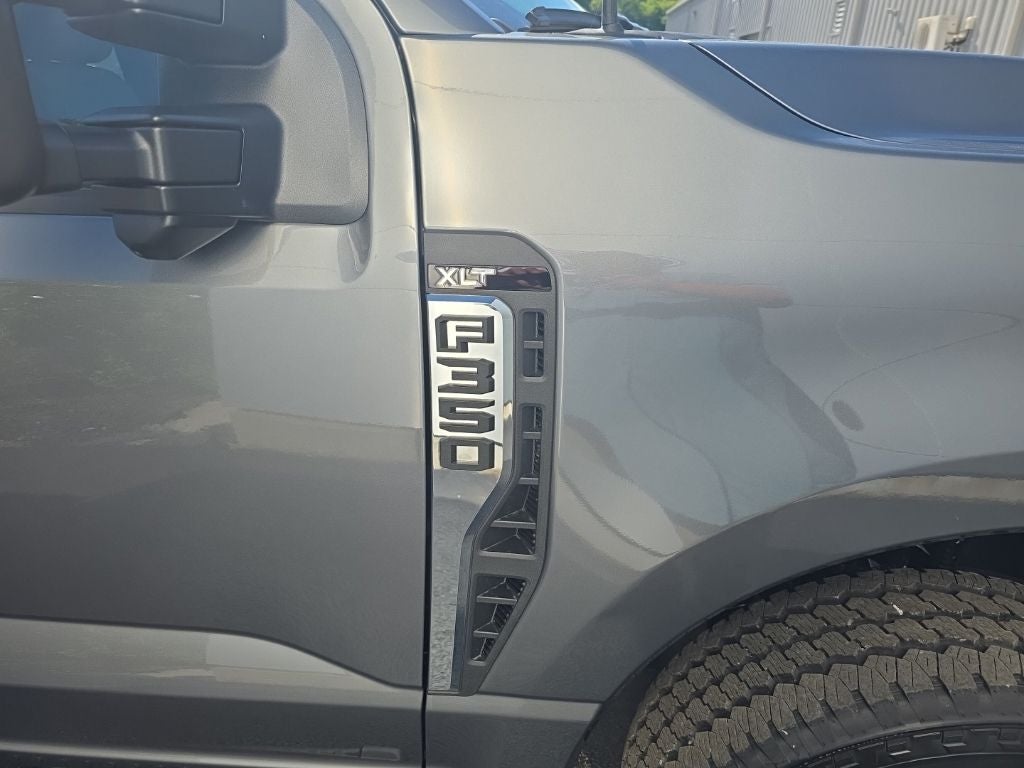 2026 Ford F-350SD — detail view