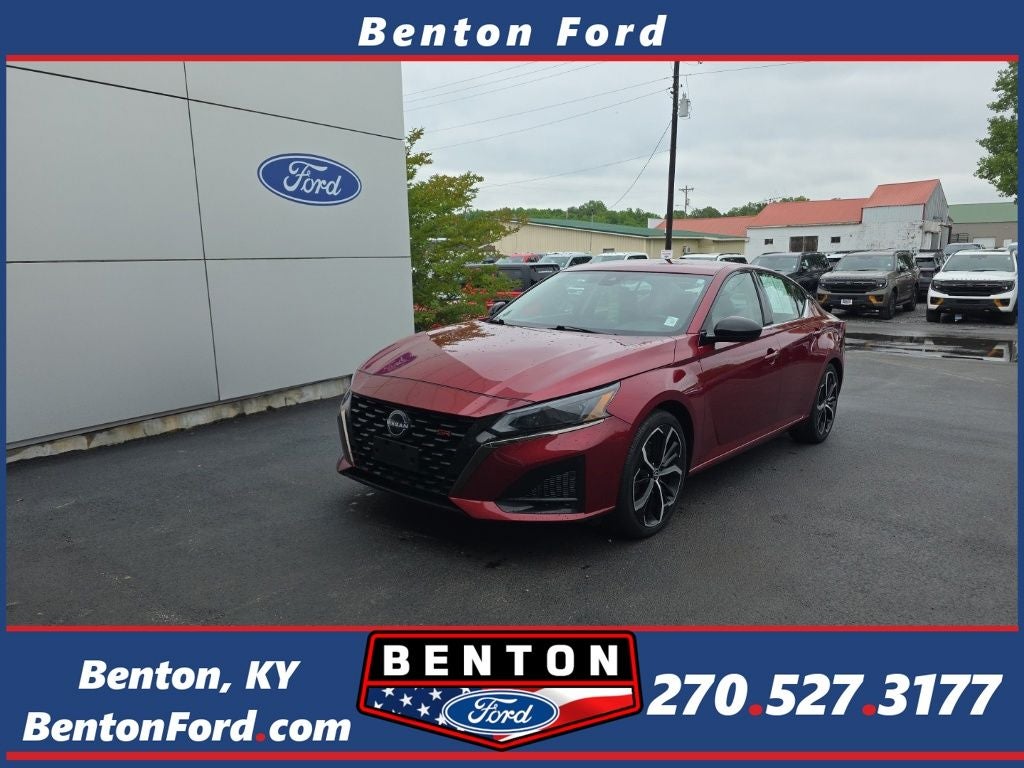 2023 Nissan Altima 2.5 SR in Scarlet Ember Tintcoat — front three-quarter view