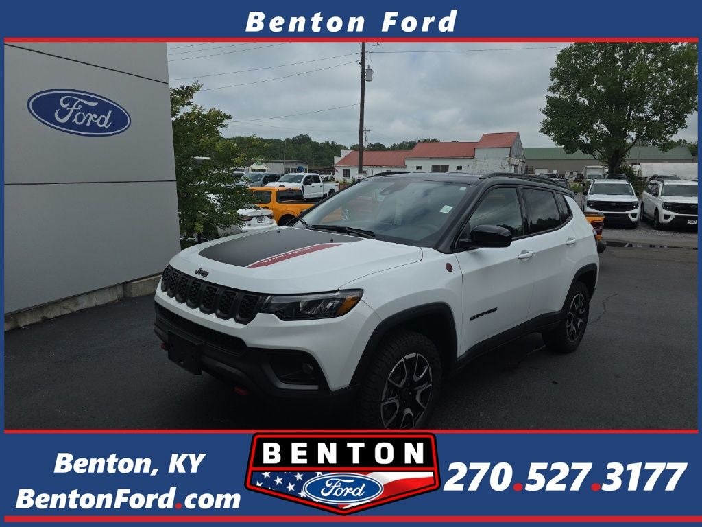 2025 Jeep Compass Trailhawk in Bright White Clearcoat — front three-quarter view